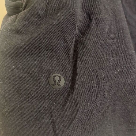 ✨Lululemon Cut Back Crop Black Sz Small Tank Top✨ - Picture 8 of 9